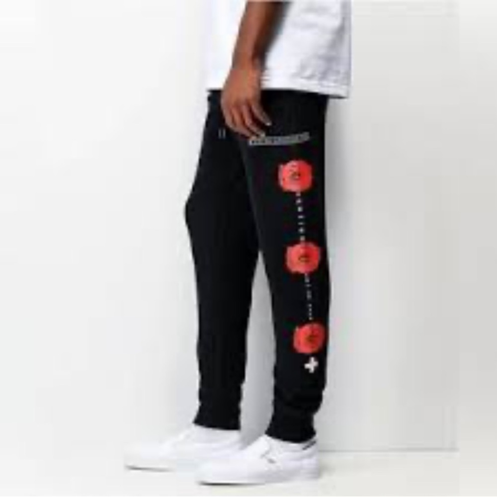 Empyre Vertirose Black Jogger Sweatpants
New with out tags - Picture 3 of 10